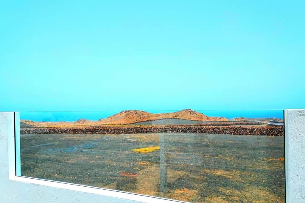 Lanzarote Ocean Loft B Apartment Tinajo Bagian luar foto