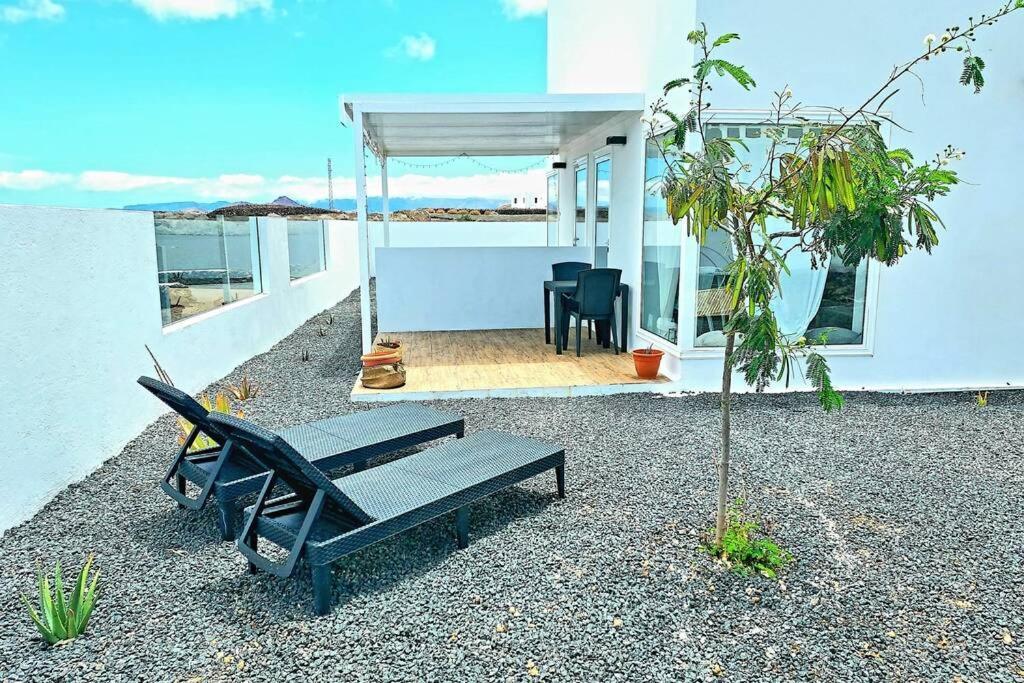 Lanzarote Ocean Loft B Apartment Tinajo Bagian luar foto