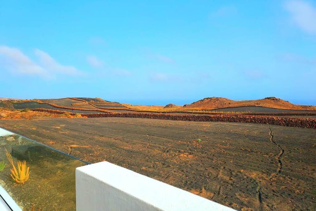 Lanzarote Ocean Loft B Apartment Tinajo Bagian luar foto