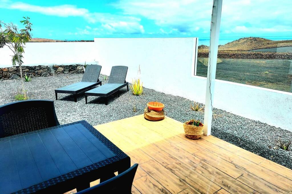 Lanzarote Ocean Loft B Apartment Tinajo Bagian luar foto