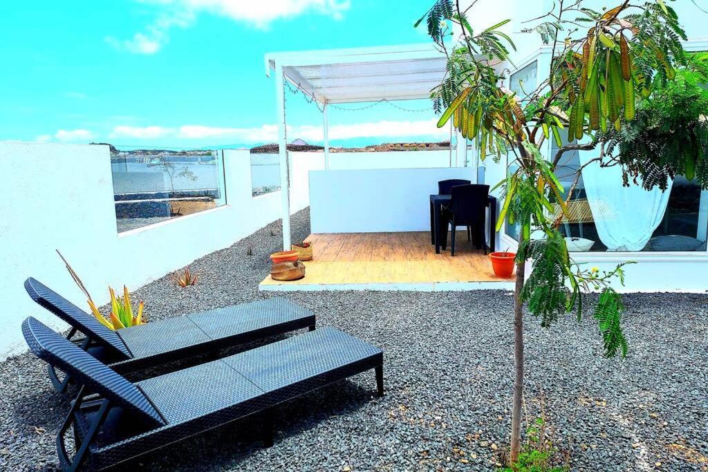 Lanzarote Ocean Loft B Apartment Tinajo Bagian luar foto