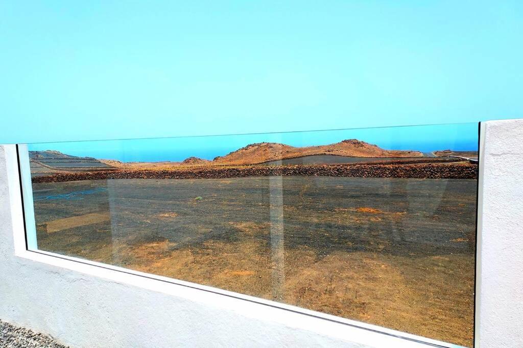 Lanzarote Ocean Loft B Apartment Tinajo Bagian luar foto
