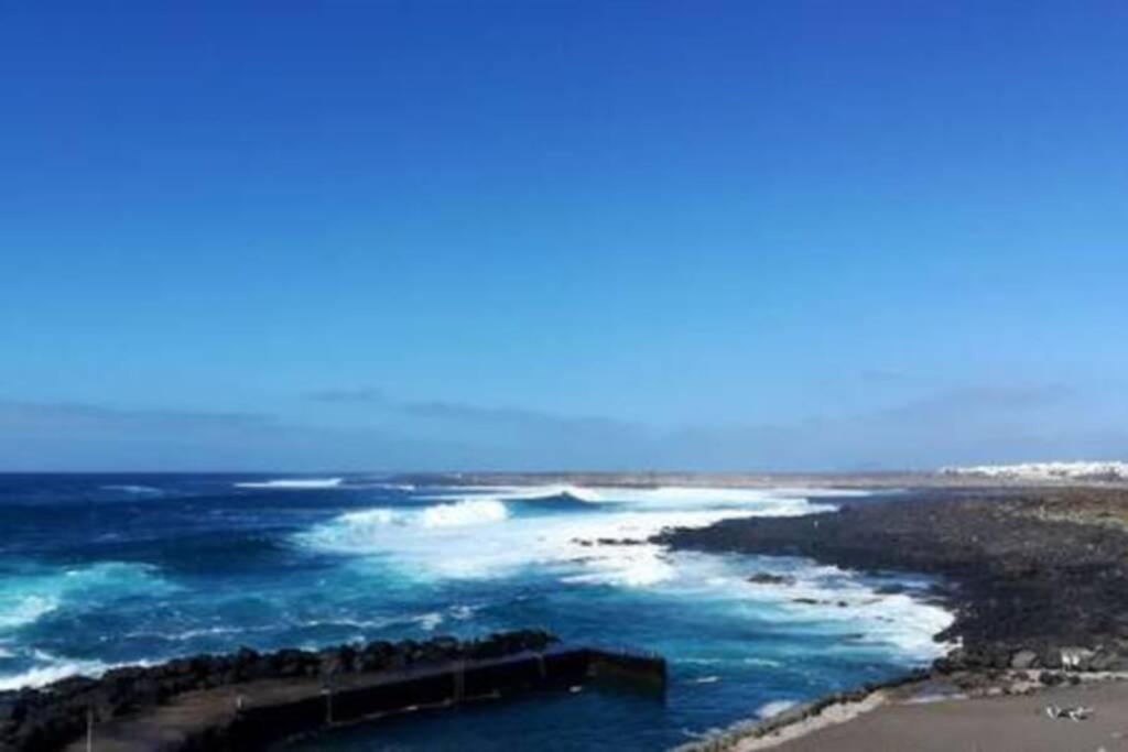 Lanzarote Ocean Loft B Apartment Tinajo Bagian luar foto