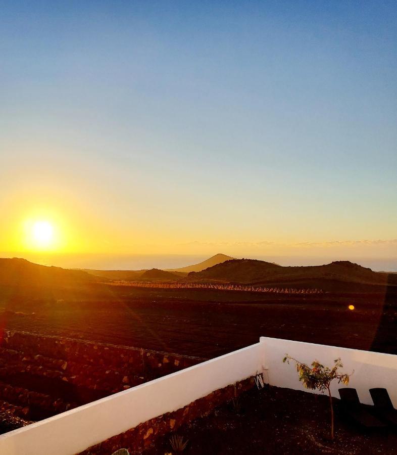 Lanzarote Ocean Loft B Apartment Tinajo Bagian luar foto